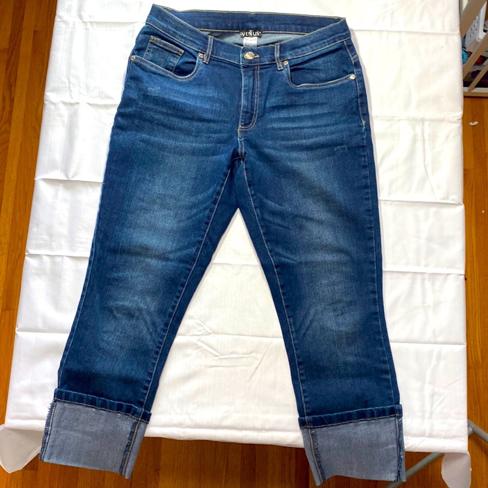 Venus Capri/Jeans size 8 stretch denim